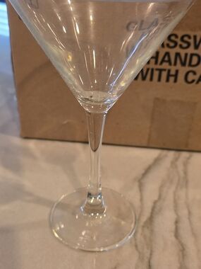 10oz Brand New. 1 Dozen Glasses. Clear Glass Martini Cocktail Glass -